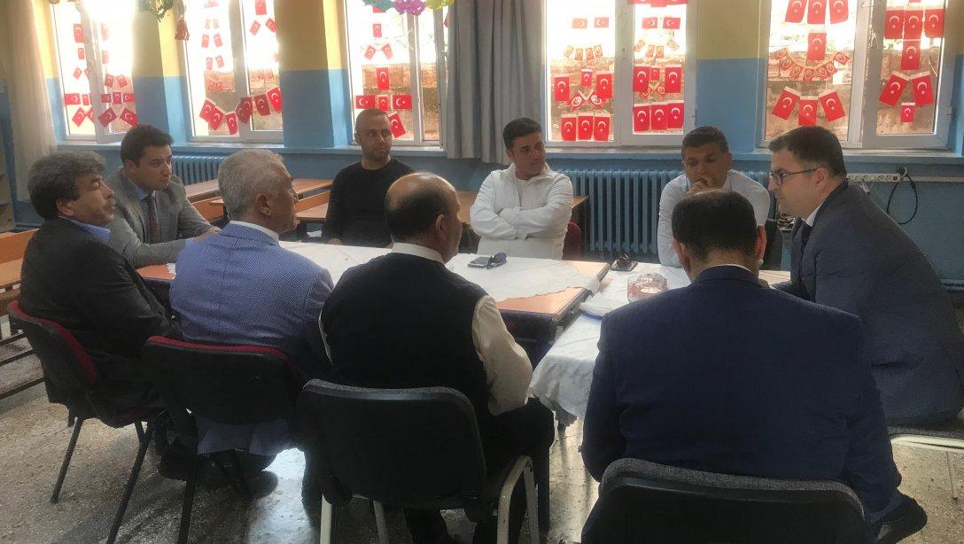 Ali Çetinkaya İlkokulu´nda İlkokul Müdürleri İle Toplantı Yapıldı