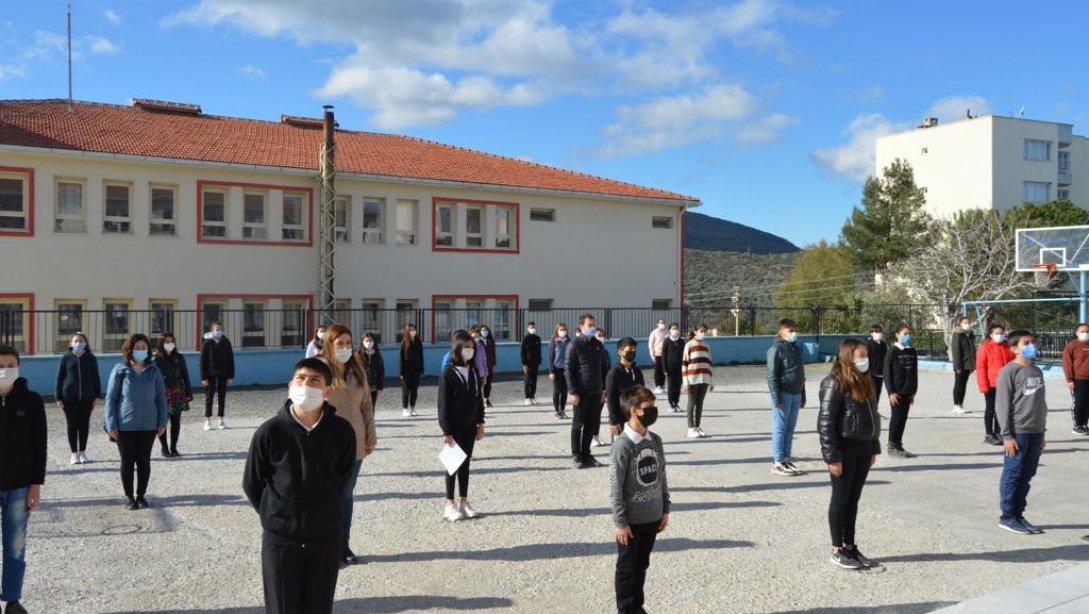 Cumhuriyet Ortaokulu Ziyaret Edildi   