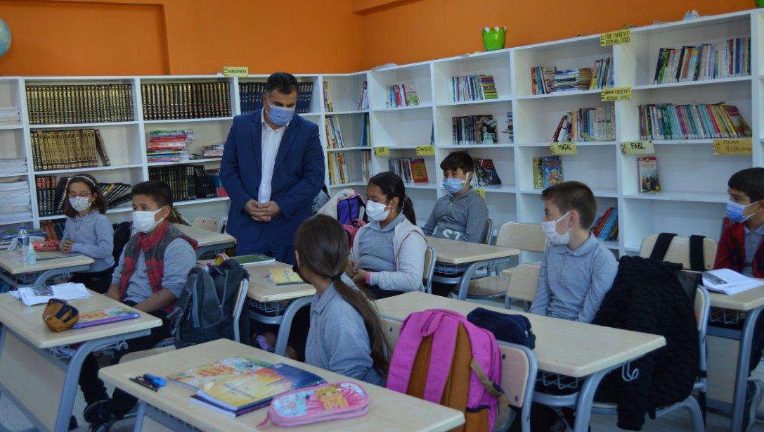Deliktaş Şehit Cengiz Topel Ortaokulu Ziyaret Edildi