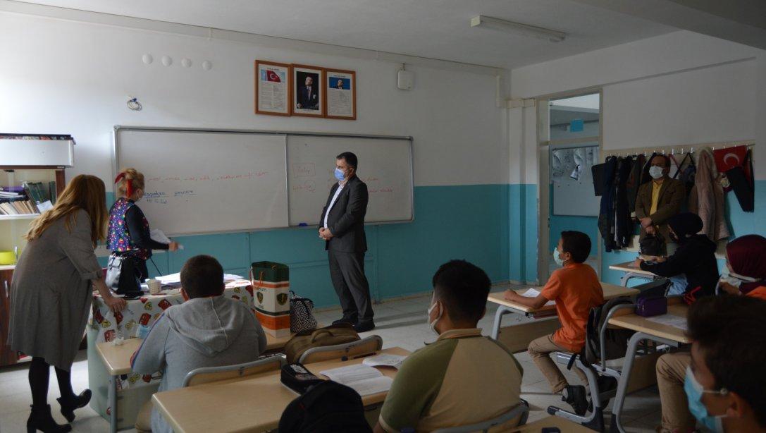 İlçe Milli Eğitim Müdürümüz Sayın Ekrem ULUS' un Destekleme ve Yetiştirme Kursları Ziyareti